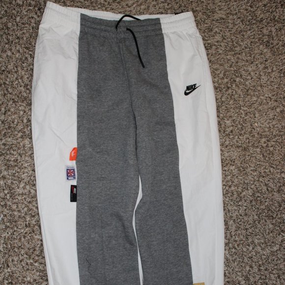 NEW! Nike womens sweatpants - Picture 1 of 4